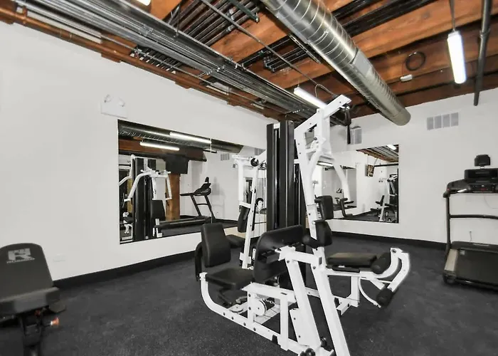 River North Private Balcony With In And Out Parking *