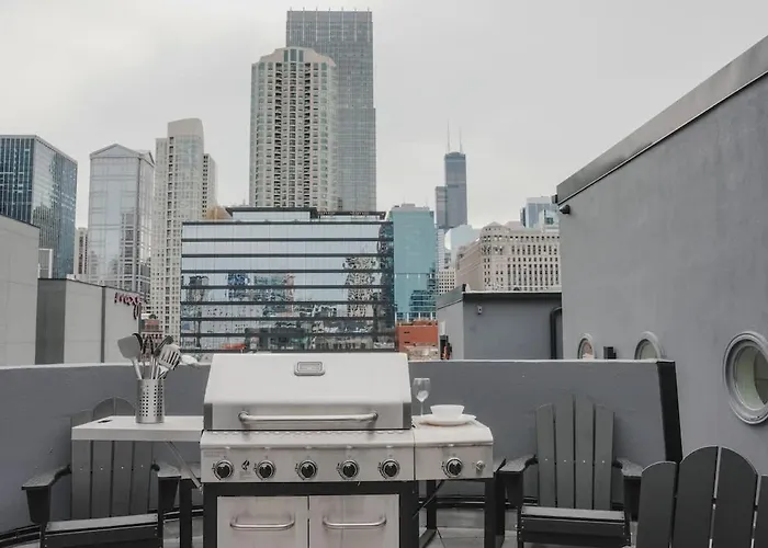 River North Private Balcony With In And Out Parking *