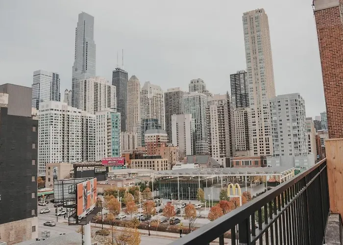 River North Private Balcony With In And Out Parking *